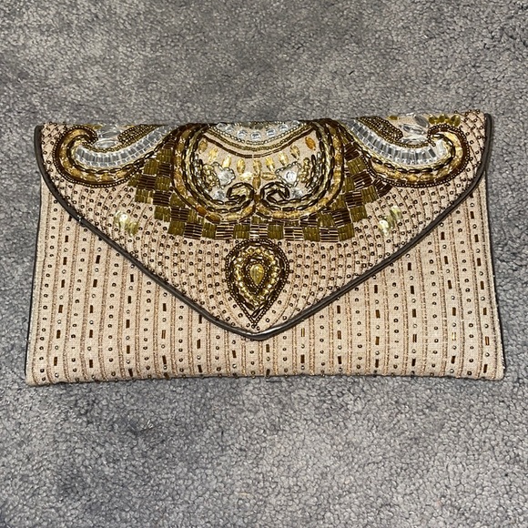 Lulus Handbags - Evening Gold Clutch